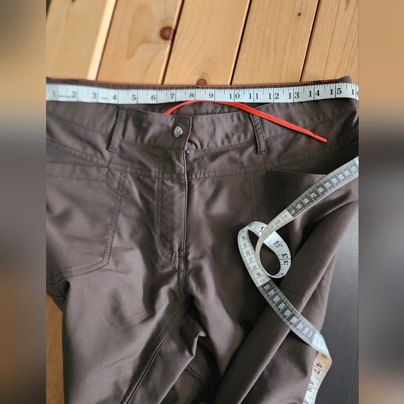 MEC Convertible Pants Size 8 - Picture 10 of 16